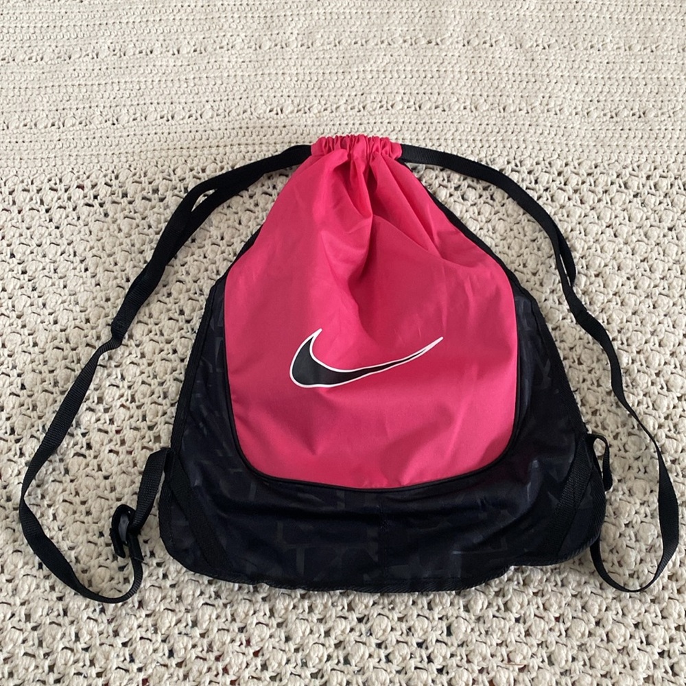 Nike Drawstring backpack. LN condition. - Picture 4 of 6